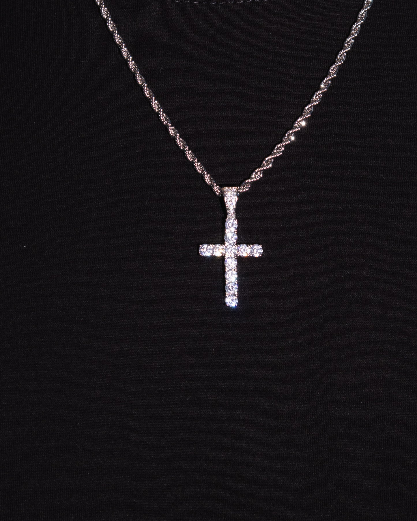 TENNIS CROSS PENDANT