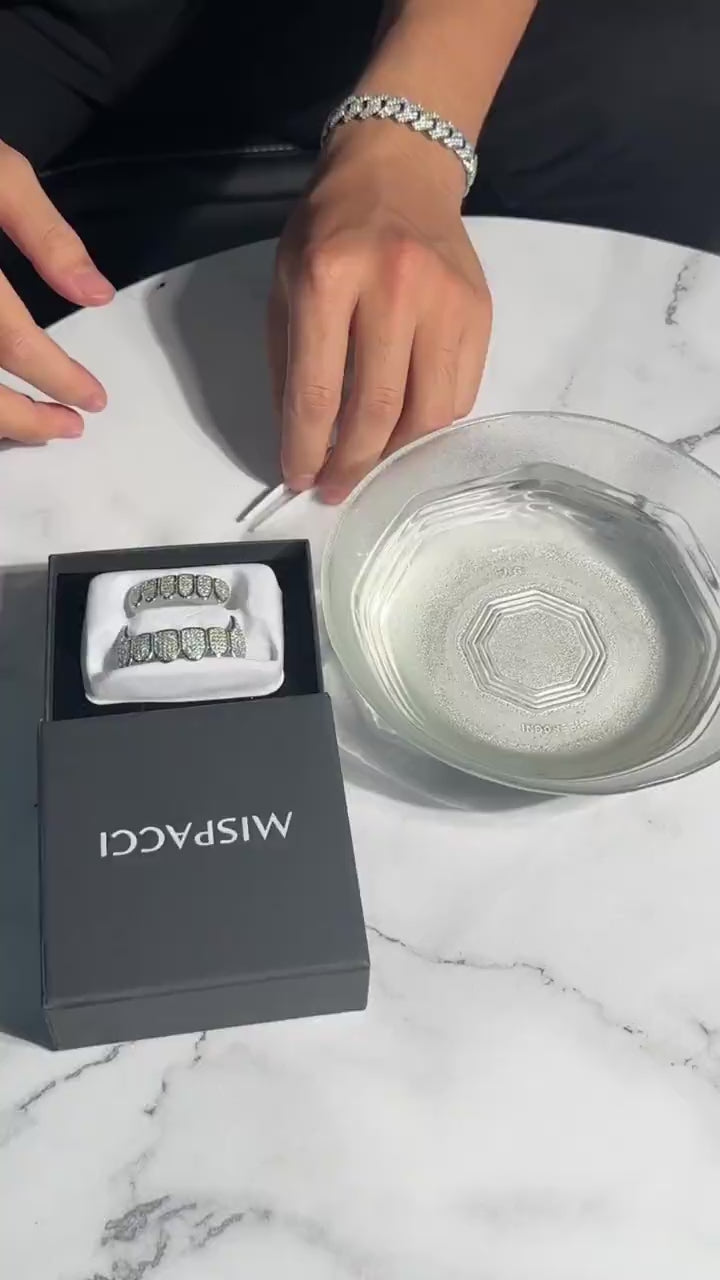 Clean Sabertooth Grillz